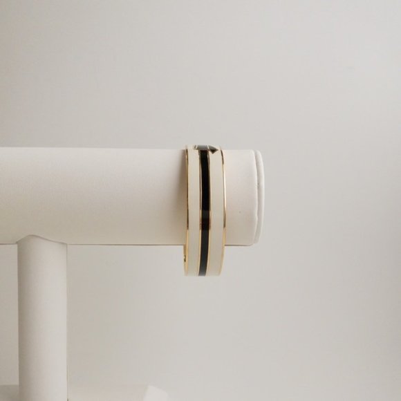Kate Spade Enamel All Wrapped Up Bangle Cuff Bracelet Black White Enamel - Picture 2 of 9